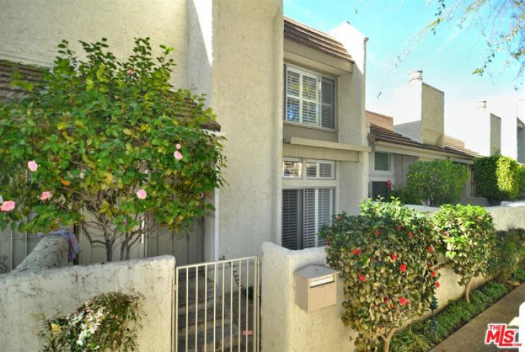 2 Bed Home for Sale in Studio City, California