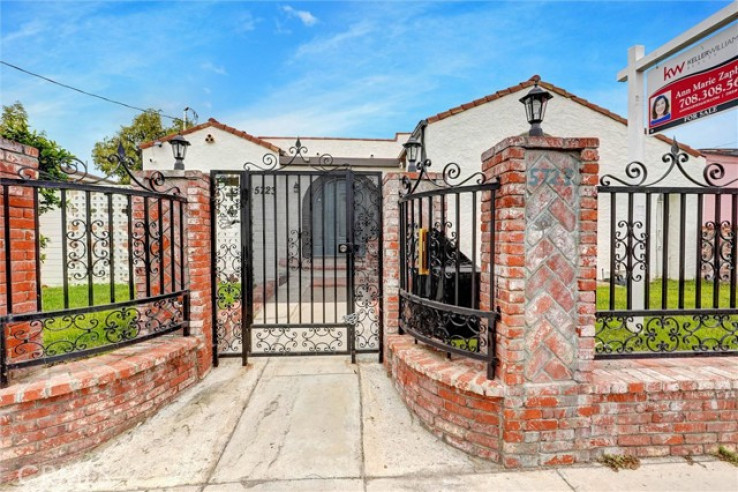 Residential Home in North Hollywood