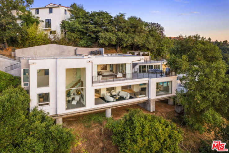 4 Bed Home for Sale in Beverly Hills, California