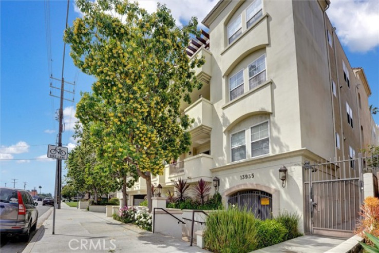3 Bed Home for Sale in Van Nuys, California