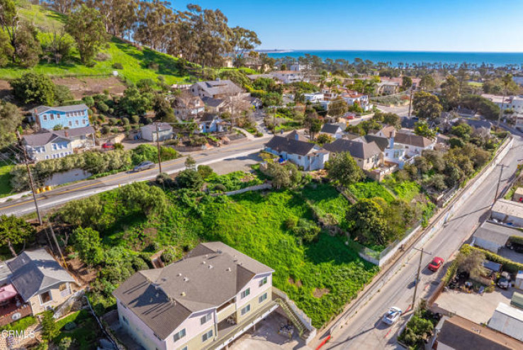 Land in Ventura