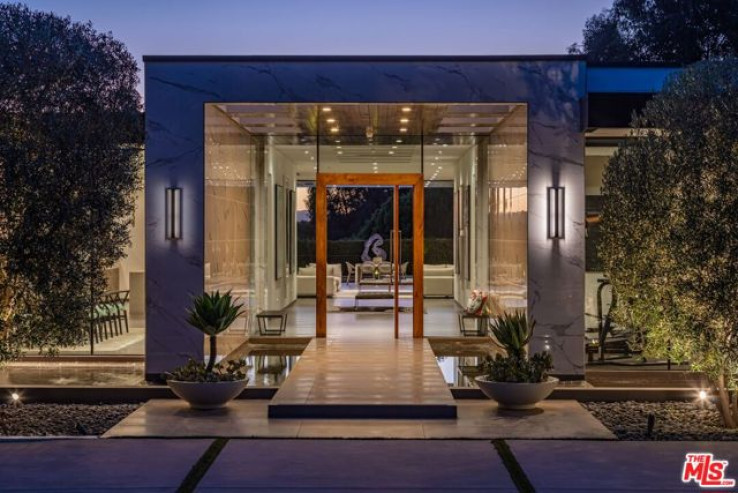 5 Bed Home for Sale in Beverly Hills, California