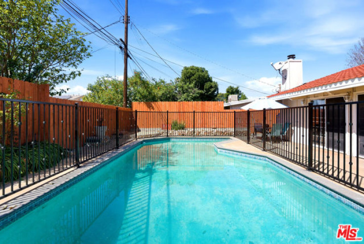 Residential Home in Granada Hills