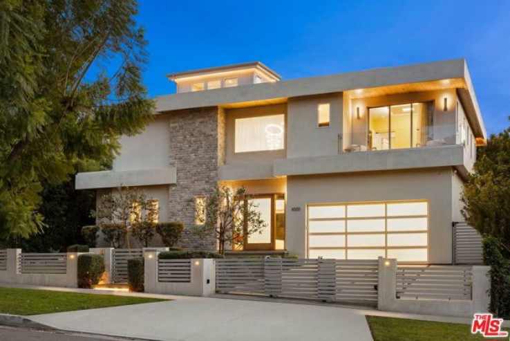 Residential Home in Sherman Oaks