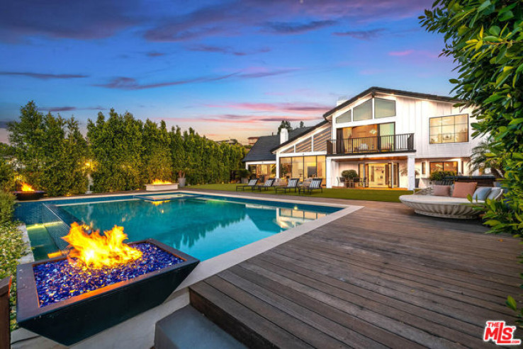 5 Bed Home for Sale in Encino, California