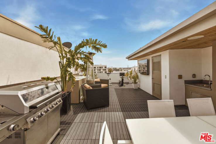 3 Bed Home for Sale in Los Angeles, California