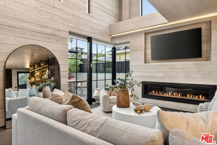 4 Bed Home for Sale in Venice, California