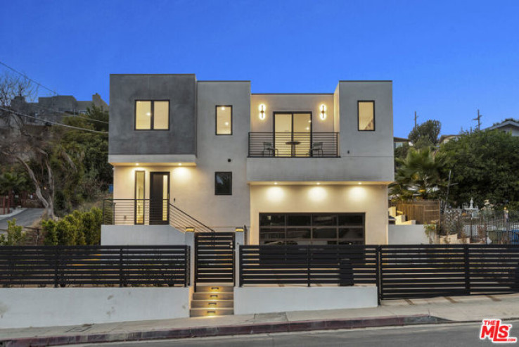 6 Bed Home for Sale in Los Angeles, California