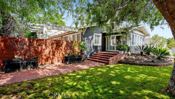 Residential Home in East Costa Mesa