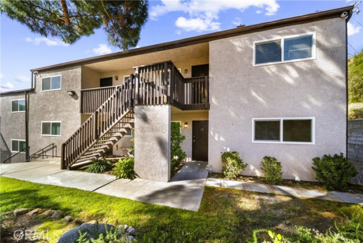 2 Bed Home for Sale in Canyon Country, California