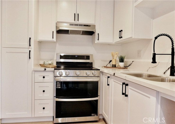 2 Bed Home for Sale in Van Nuys, California