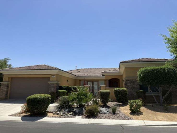 Residential Home in East Palm Desert