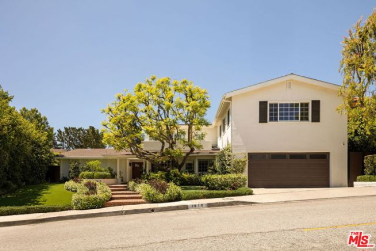 Residential Home in Bel Air - Holmby Hills