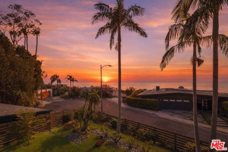 5 Bed Home for Sale in Pacific Palisades, California