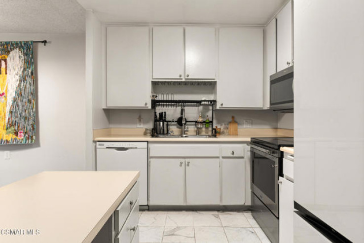 2 Bed Home for Sale in Thousand Oaks, California