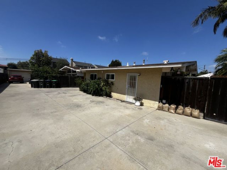 Residential Income in East Costa Mesa