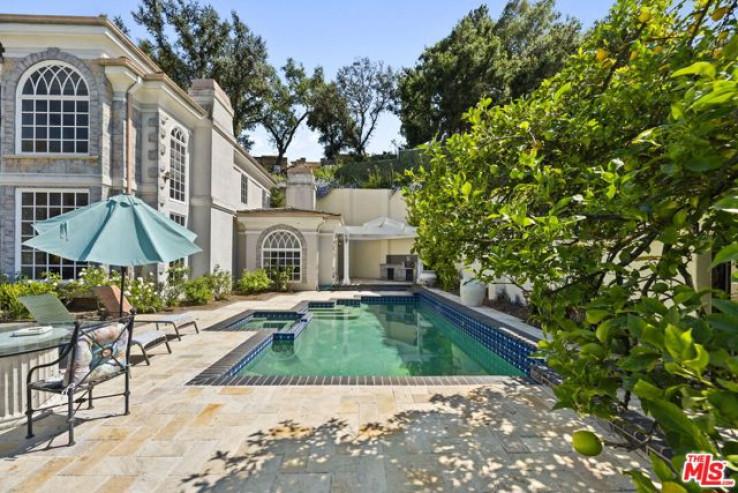 Residential Home in Bel Air - Holmby Hills