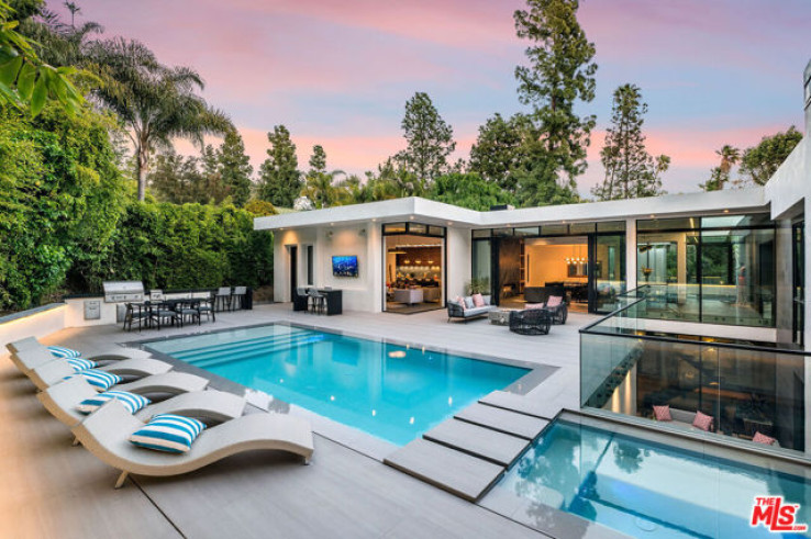 Residential Home in Beverly Hills