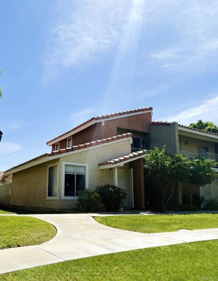 2 Bed Home for Sale in Palm Desert, California