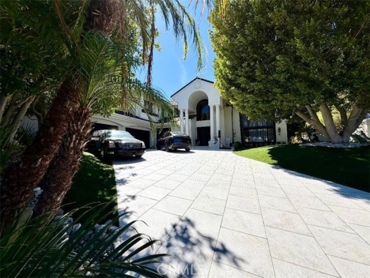5 Bed Home for Sale in Calabasas, California
