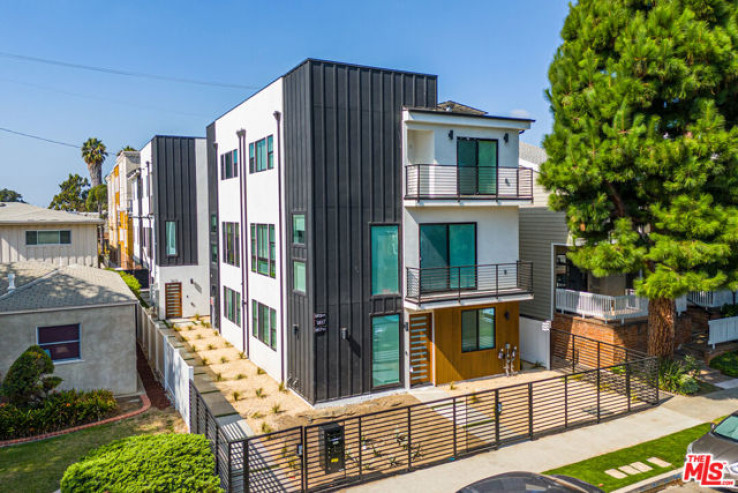  Income Home for Sale in Los Angeles, California