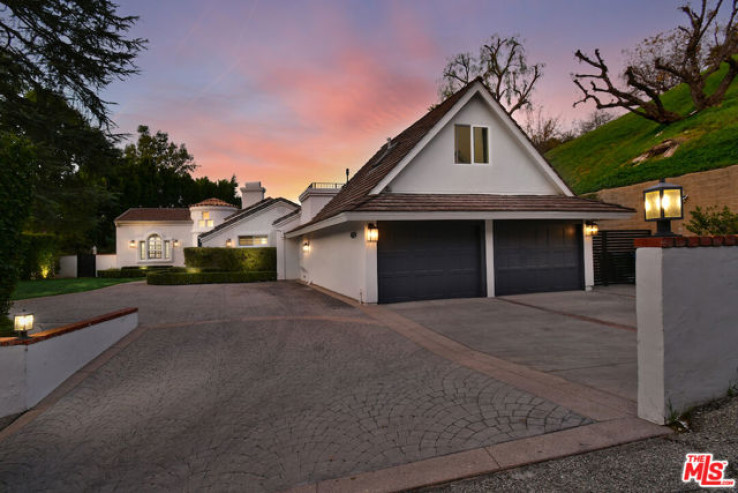 4 Bed Home for Sale in Encino, California