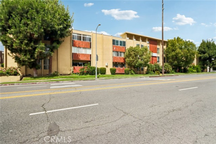 3 Bed Home for Sale in North Hollywood, California
