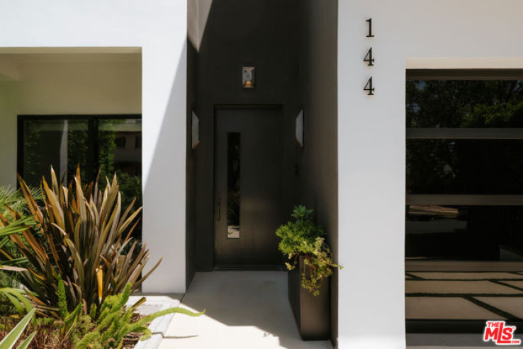 6 Bed Home for Sale in Los Angeles, California