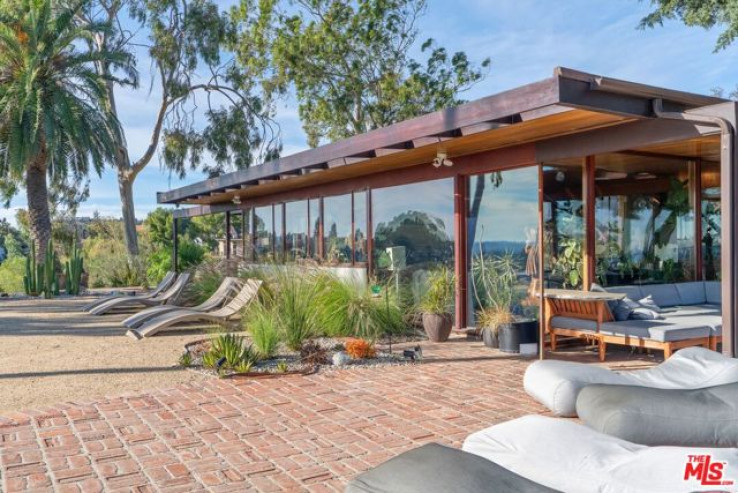 Residential Home in Granada Hills