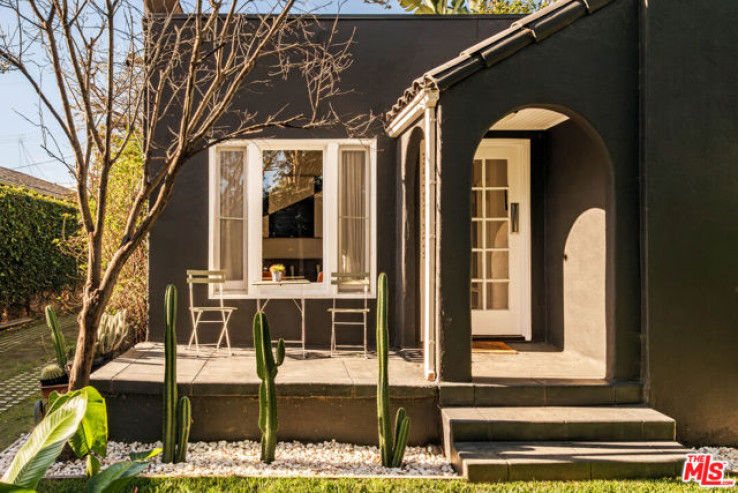 2 Bed Home for Sale in Venice, California