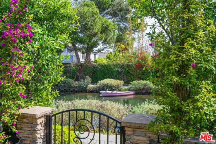  Income Home for Sale in Venice, California