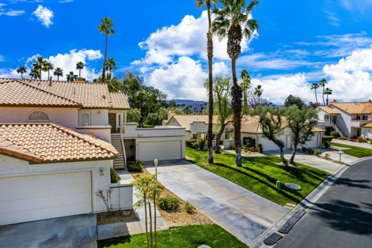2 Bed Home for Sale in Palm Desert, California