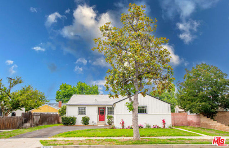 4 Bed Home for Sale in Van Nuys, California