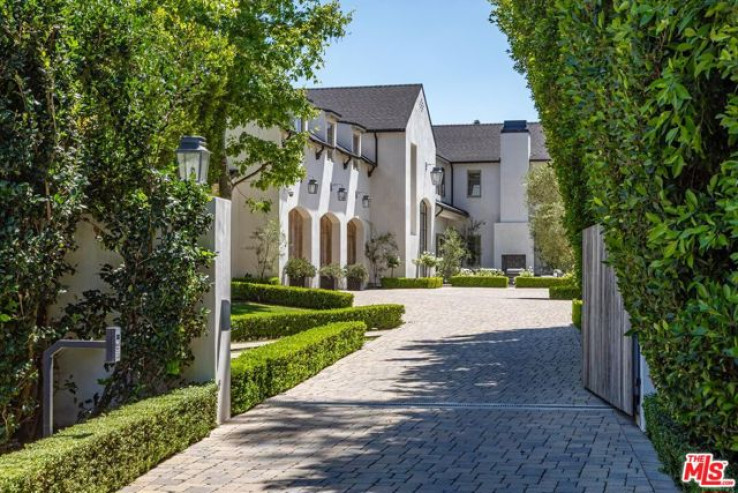 6 Bed Home for Sale in Beverly Hills, California