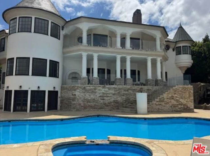5 Bed Home for Sale in Beverly Hills, California