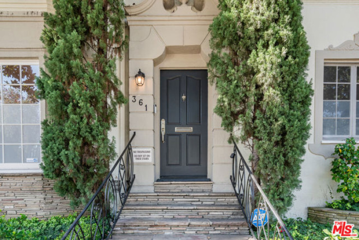 Residential Home in Beverly Hills