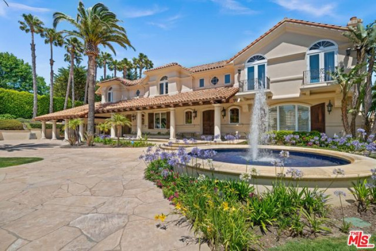 6 Bed Home for Sale in Malibu, California