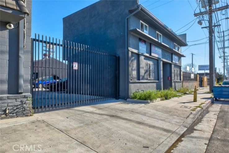 Commercial for Sale in Sun Valley, California