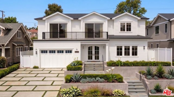 Land in Pacific Palisades