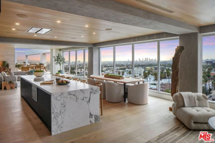 Residential Home in Sunset Strip - Hollywood Hills West