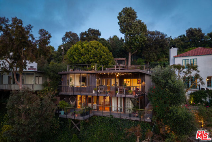 3 Bed Home for Sale in Santa Monica, California