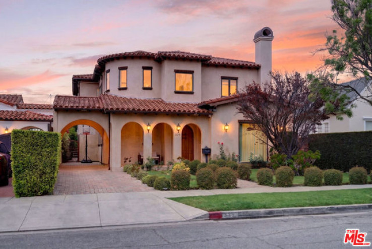 5 Bed Home for Sale in Beverly Hills, California