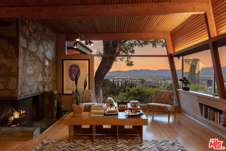 Residential Home in Sunset Strip - Hollywood Hills West