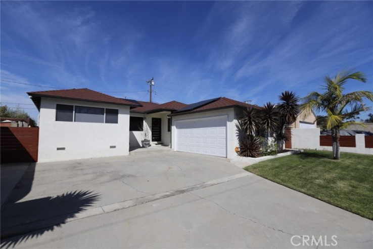 3 Bed Home for Sale in Hawthorne, California