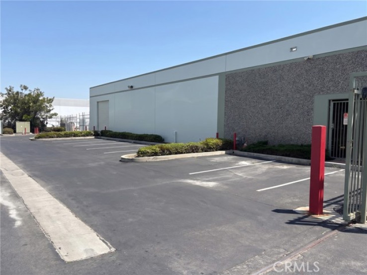 Commercial Lease in Compton S of Rosecrans, E of Central,W of Ala