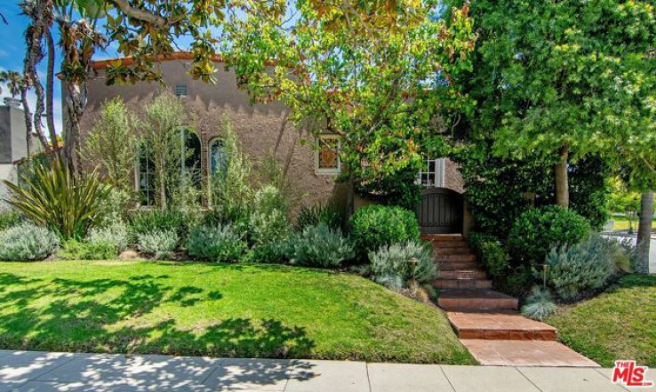 Residential Home in Hancock Park-Wilshire