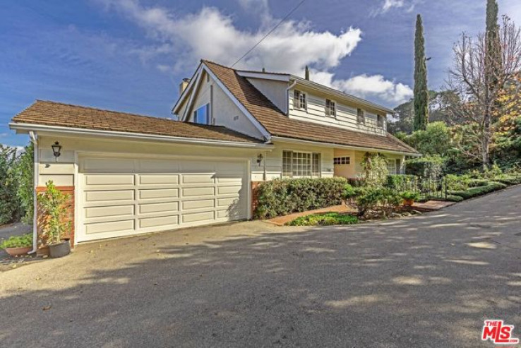 4 Bed Home for Sale in Los Angeles, California