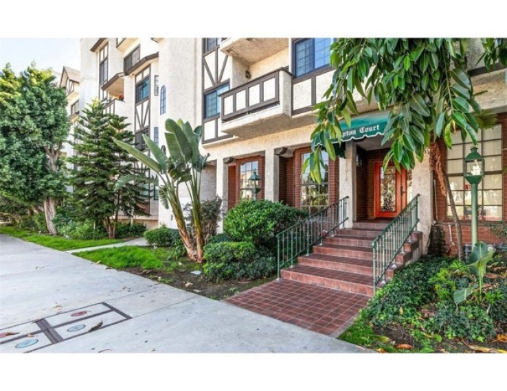 2 Bed Home for Sale in Encino, California