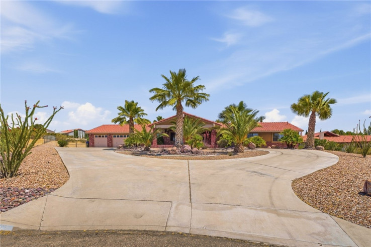 Residential Home in Apple Valley