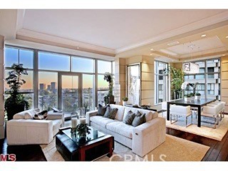 Residential Home in Westwood - Century City